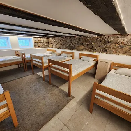 Bella Veselova Laibach